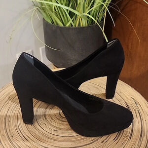 Anne Klein Iflex Faux Suede Pump Heels Women's Size 5.5